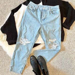 ✨TOPSHOP Mom/Boyfriend Jean Button Front Distressed Light Wash Women’s Size 30✨
